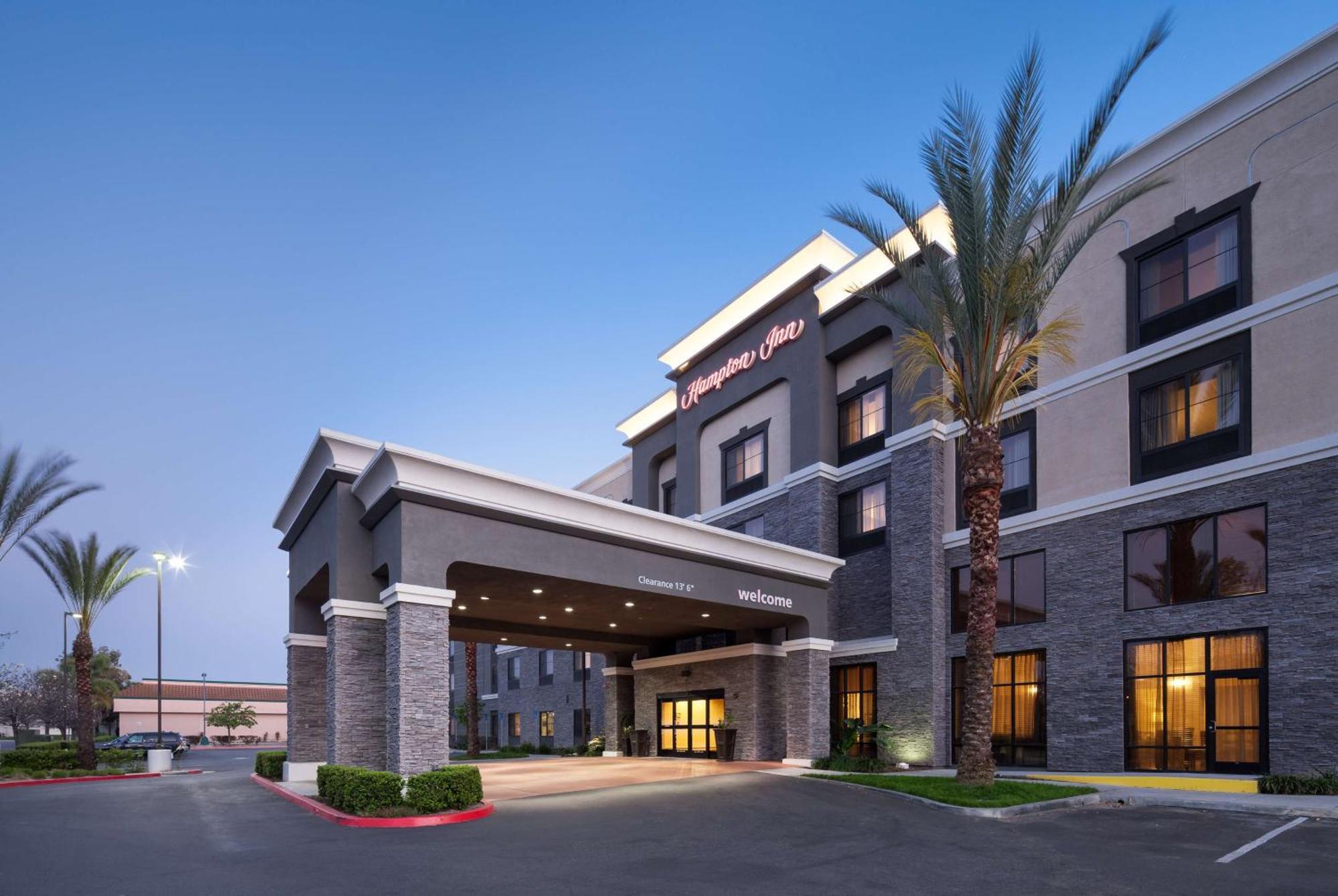 Hampton Inn Los Angeles Orange County Сайпресс Экстерьер фото